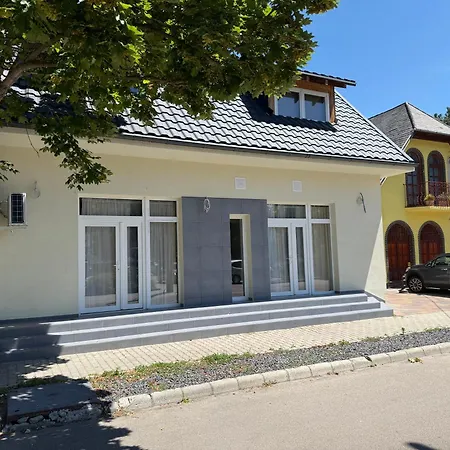 Ketrin *